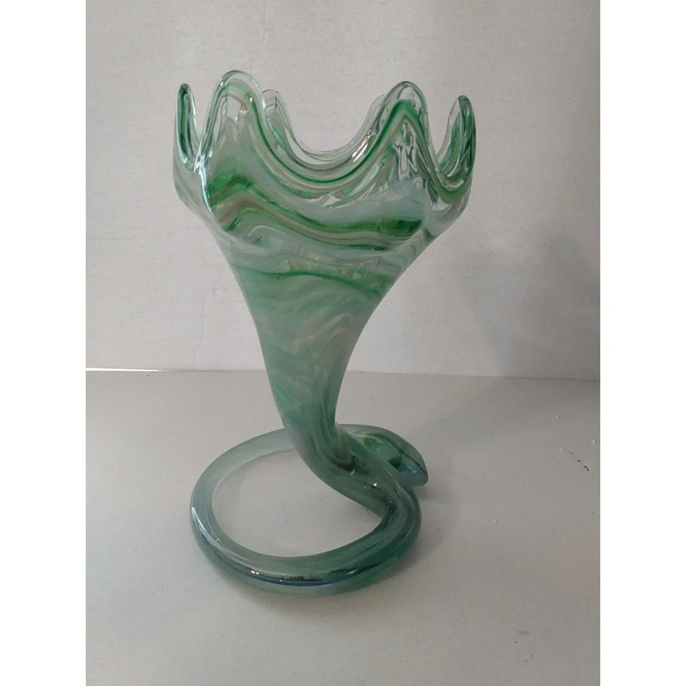 Slag Glass Stretch Ruffled Top Vase Green Swirl Art Glass Centerpiece 10